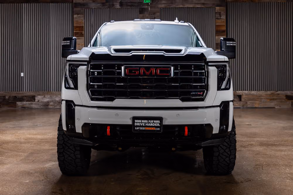 2025 GMC Sierra 2500HD AT4 Crew Cab Image 4