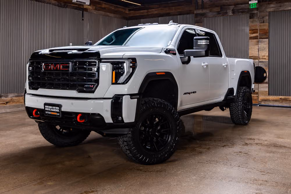 2025 GMC Sierra 2500HD AT4 Crew Cab Image 5