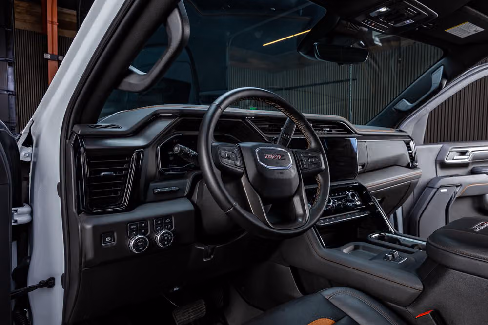 2025 GMC Sierra 2500HD AT4 Crew Cab Image 17