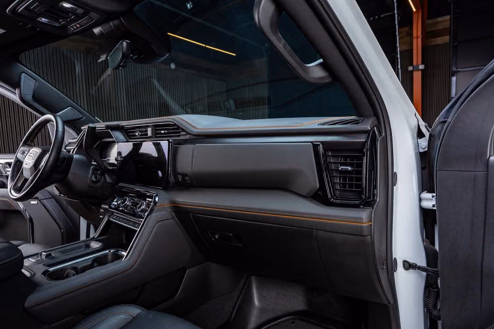 2025 GMC Sierra 2500HD AT4 Crew Cab Image 18