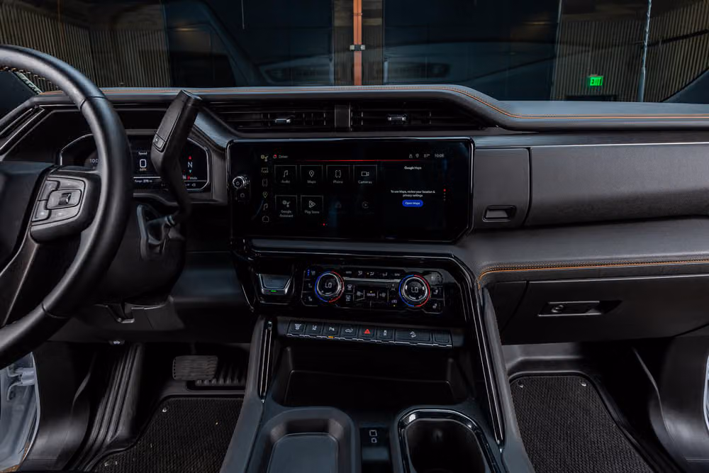2025 GMC Sierra 2500HD AT4 Crew Cab Image 24