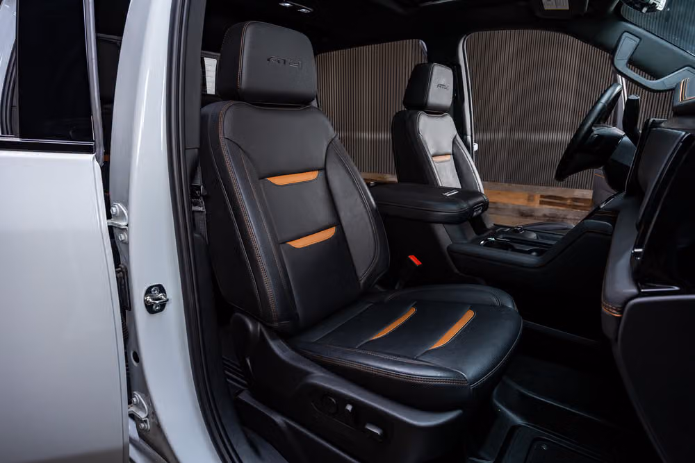 2025 GMC Sierra 2500HD AT4 Crew Cab Image 32