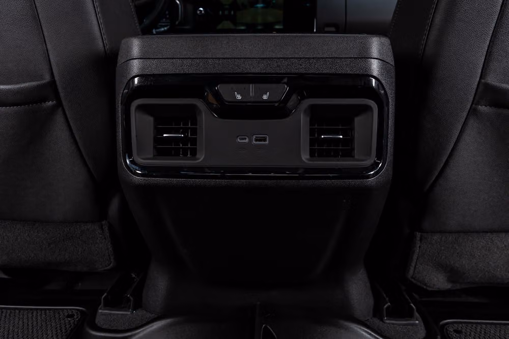 2025 GMC Sierra 2500HD AT4 Crew Cab Image 34