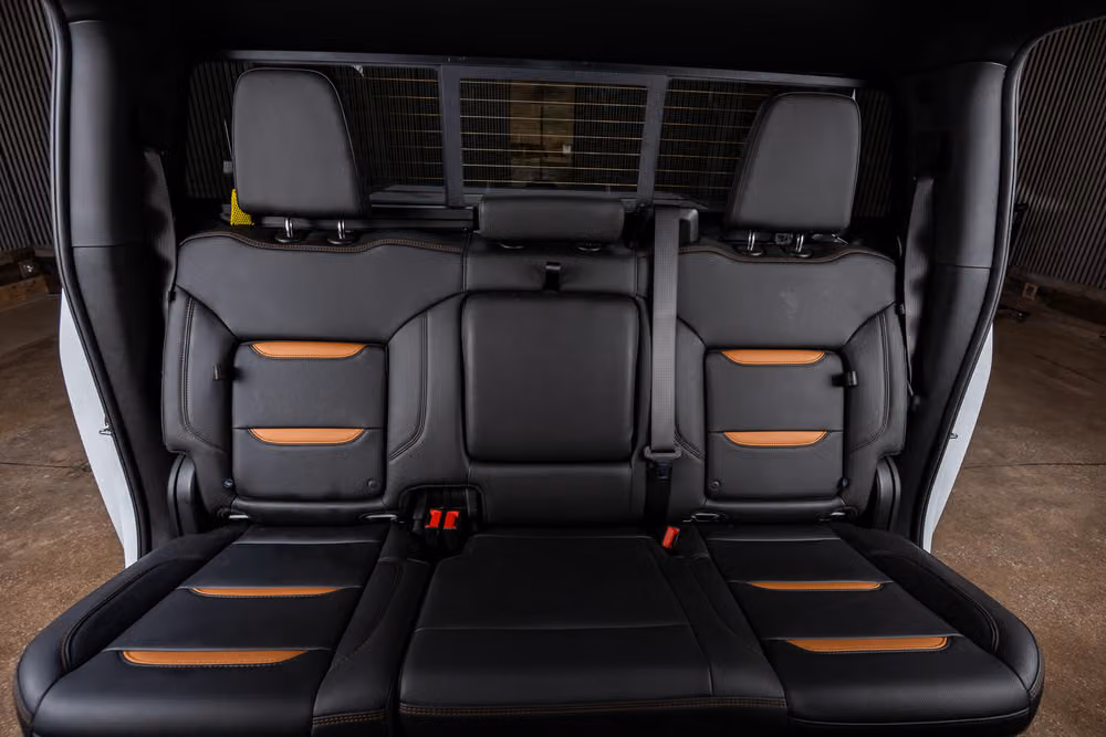 2025 GMC Sierra 2500HD AT4 Crew Cab Image 36