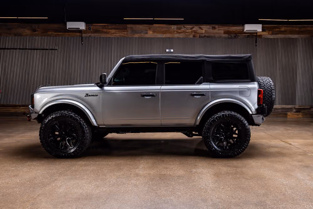 2022 Ford Bronco Base Image 7