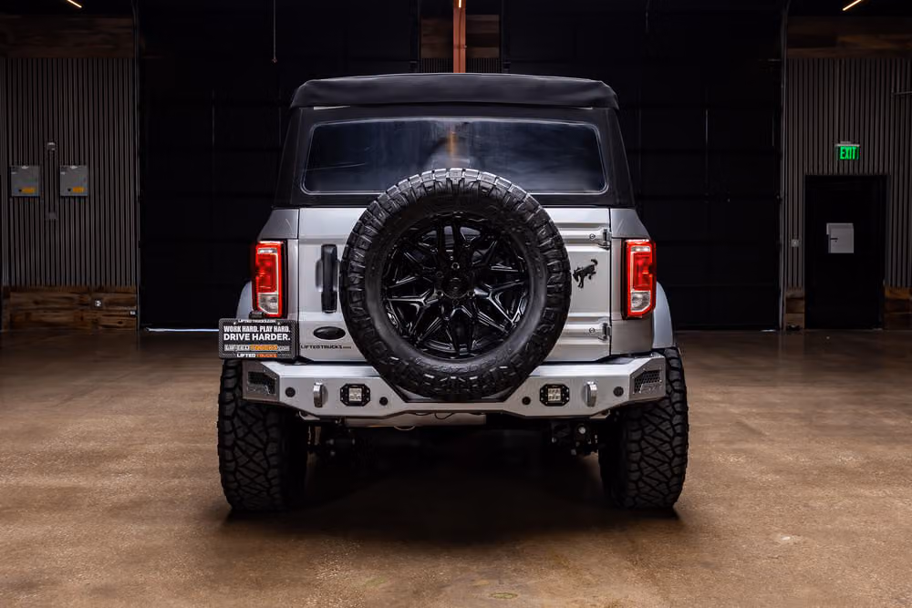 2022 Ford Bronco Base Image 9
