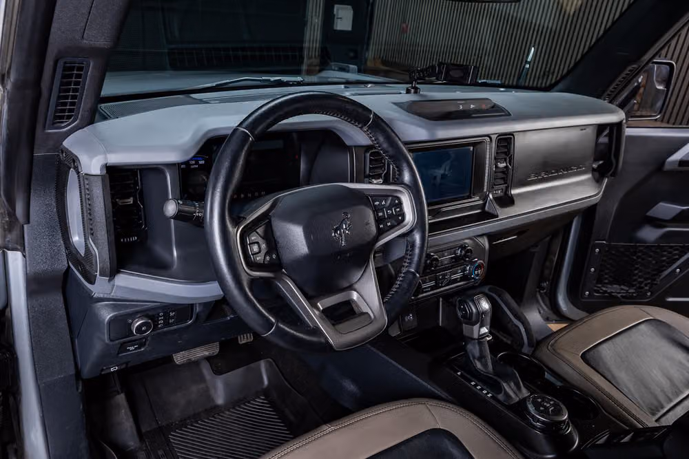 2022 Ford Bronco Base Image 15