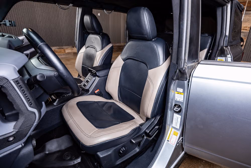 2022 Ford Bronco Base Image 27