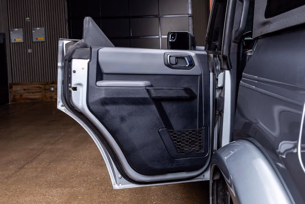 2022 Ford Bronco Base Image 35