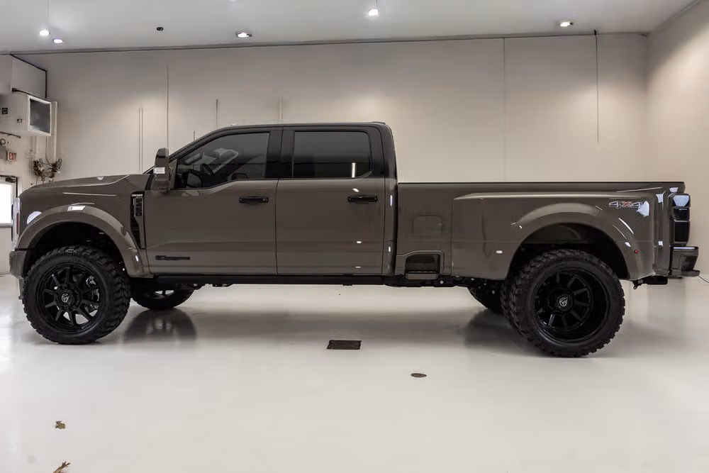 2026 Ford F-450 Super Duty King Ranch Crew Cab Image 6