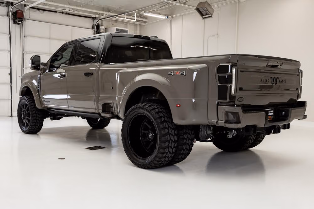 2026 Ford F-450 Super Duty King Ranch Crew Cab Image 7