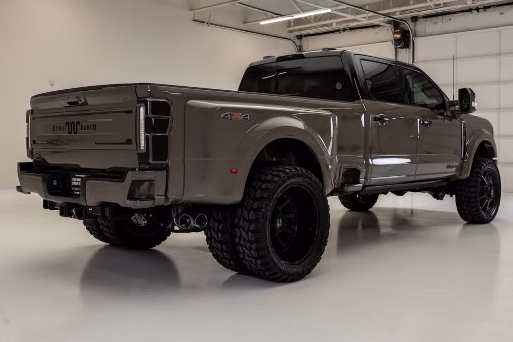 2026 Ford F-450 Super Duty King Ranch Crew Cab Image 10