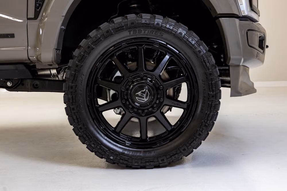 2026 Ford F-450 Super Duty King Ranch Crew Cab Image 12