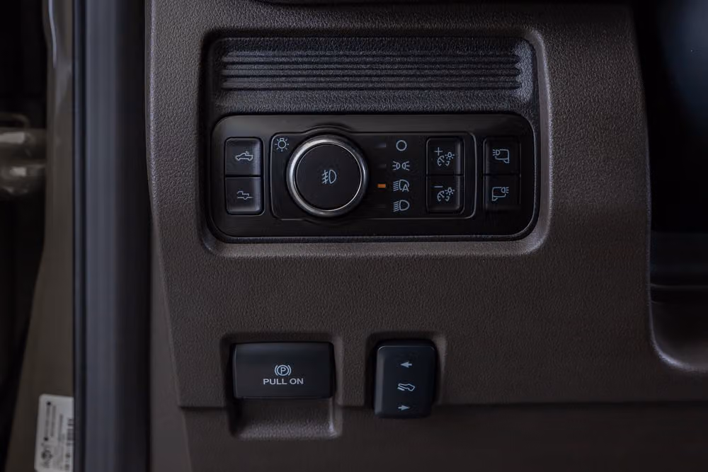 2026 Ford F-450 Super Duty King Ranch Crew Cab Image 21