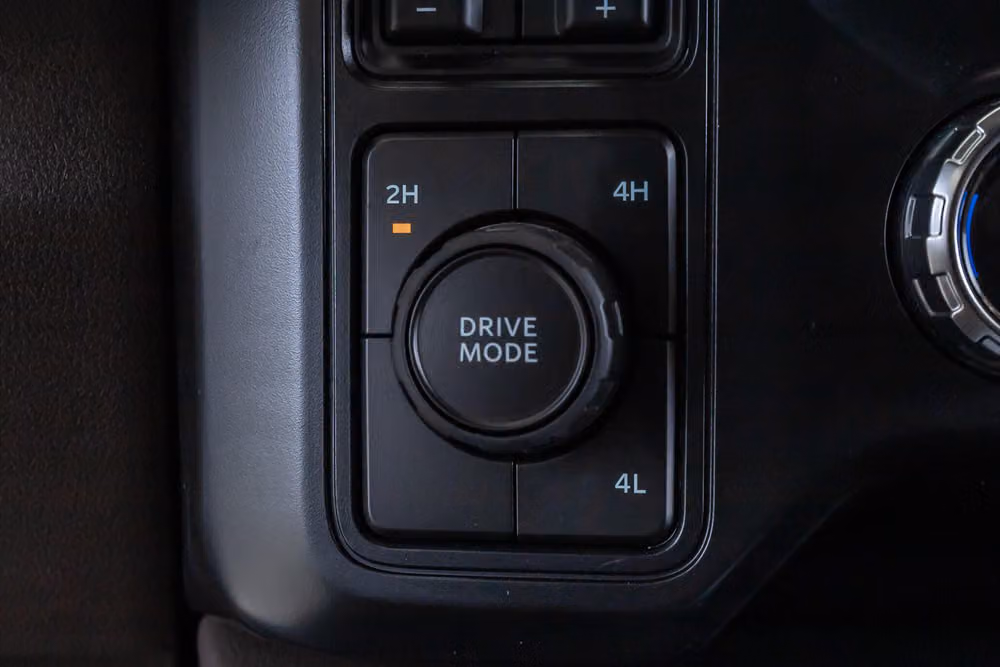 2026 Ford F-450 Super Duty King Ranch Crew Cab Image 23