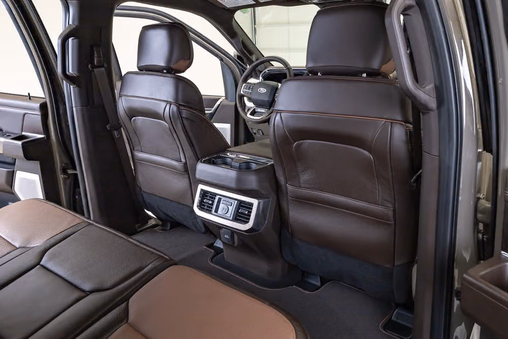 2026 Ford F-450 Super Duty King Ranch Crew Cab Image 31