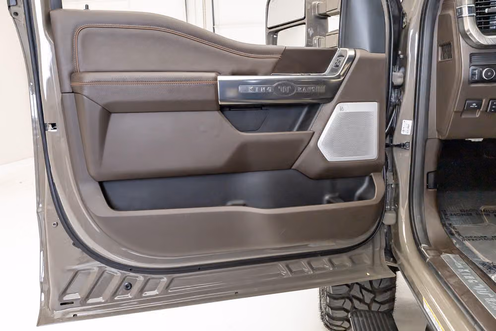2026 Ford F-450 Super Duty King Ranch Crew Cab Image 35