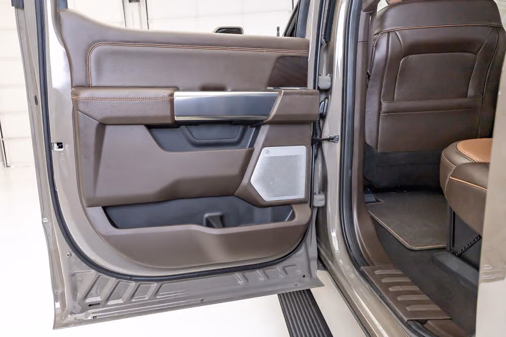 2026 Ford F-450 Super Duty King Ranch Crew Cab Image 37