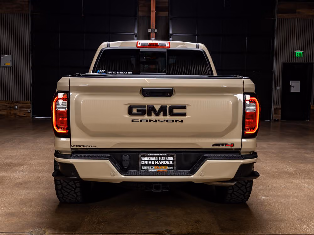 2023 GMC Canyon AT4 Crew Cab Image 9