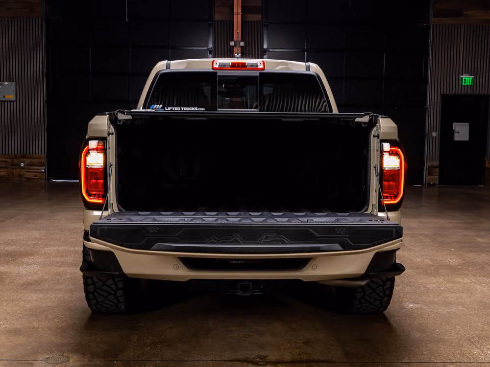 2023 GMC Canyon AT4 Crew Cab Image 10