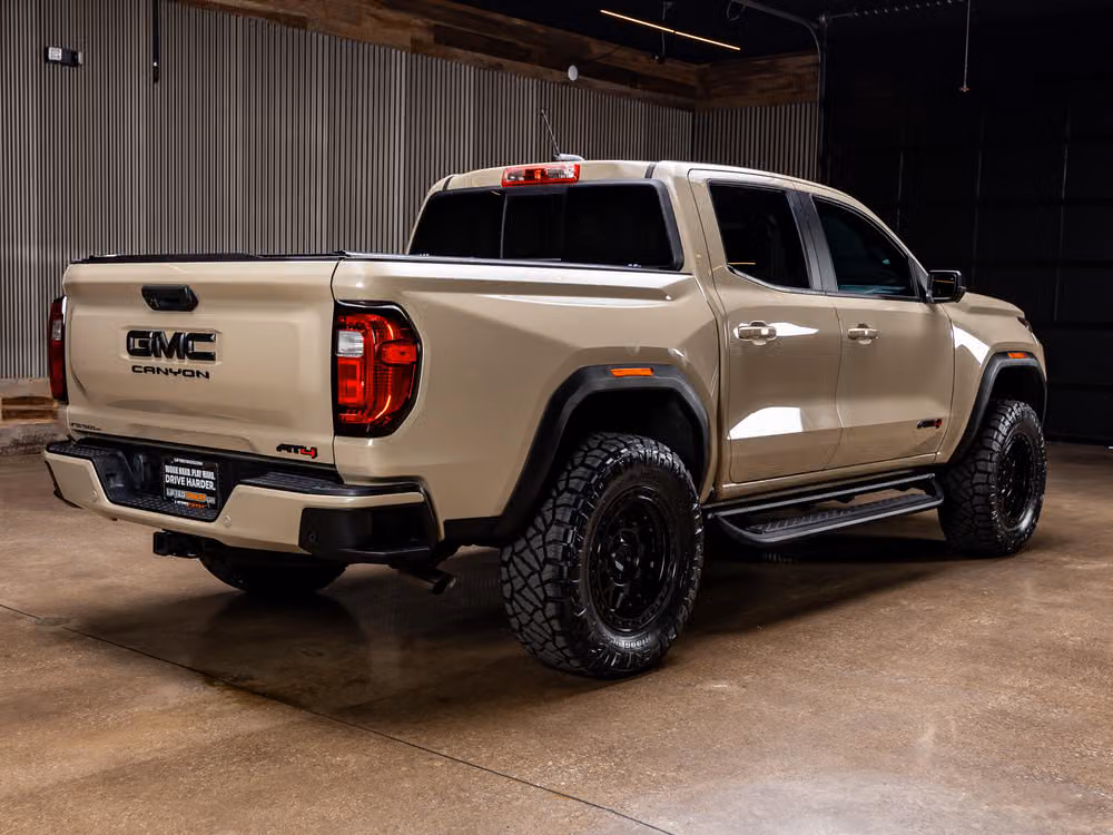 2023 GMC Canyon AT4 Crew Cab Image 11