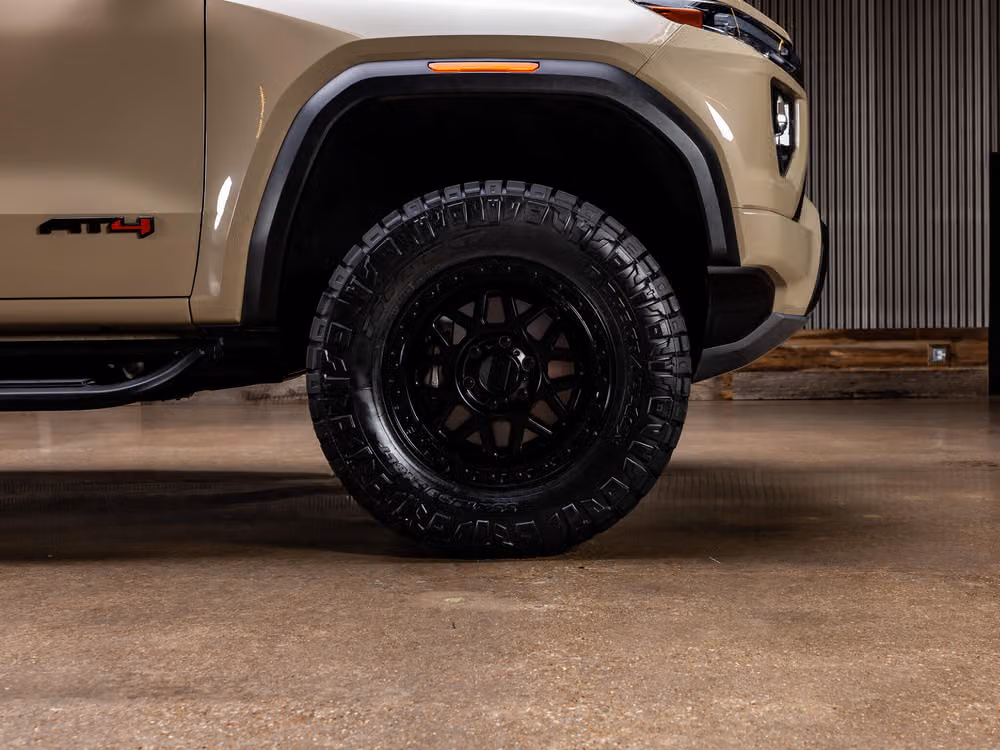 2023 GMC Canyon AT4 Crew Cab Image 13