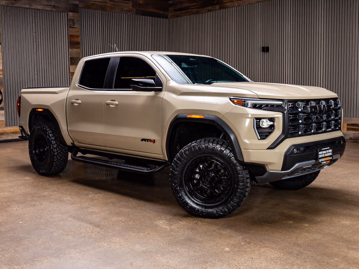 2023 GMC Canyon AT4 Crew Cab