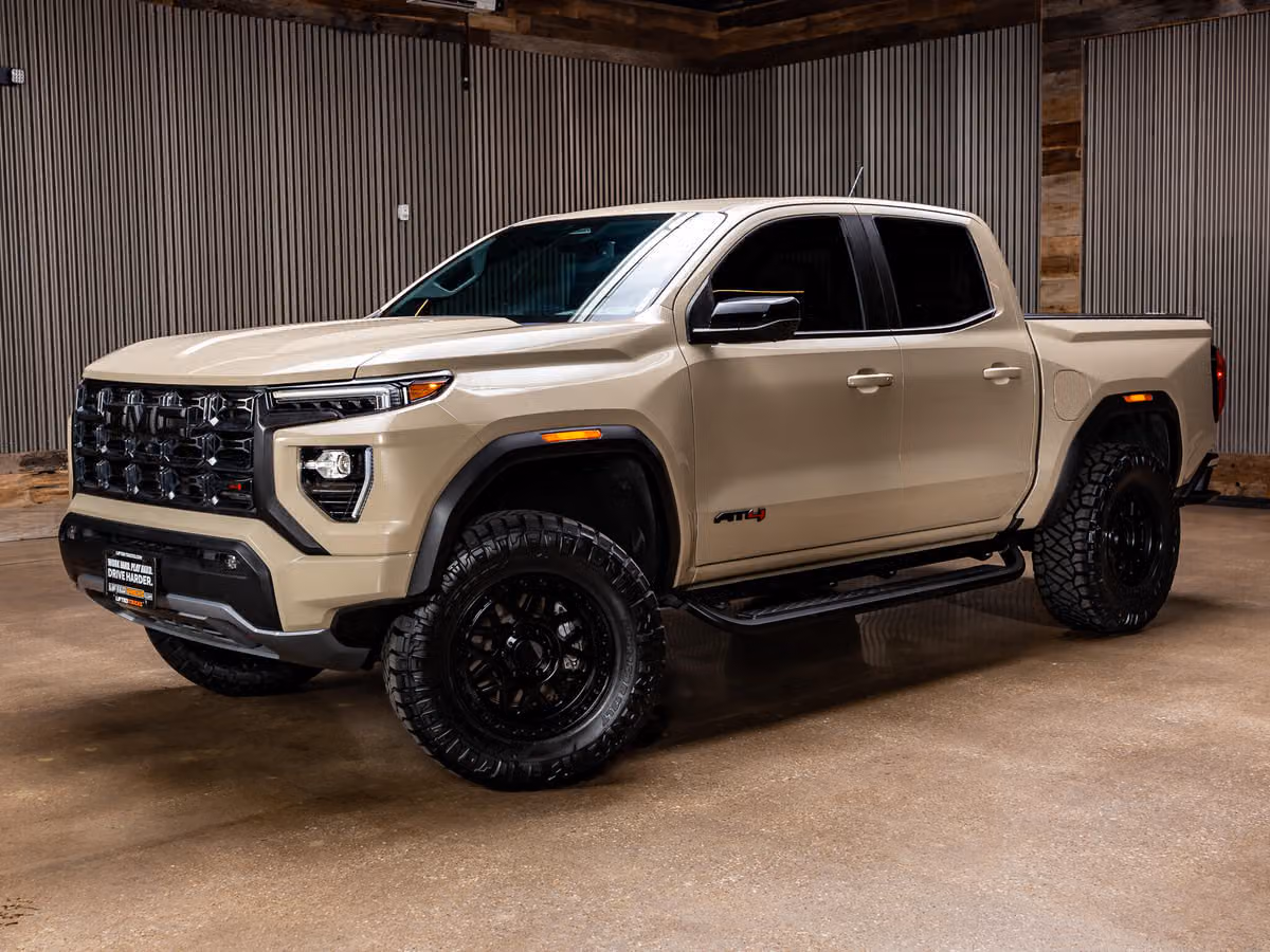 2023 GMC Canyon AT4 Crew Cab