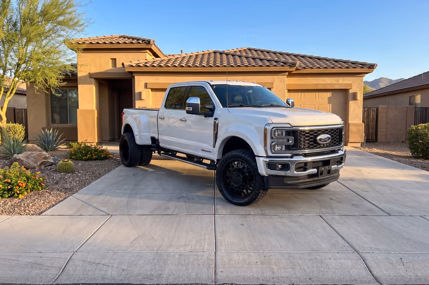 2026 Ford F-450 Super Duty Lariat Crew Cab Image 32