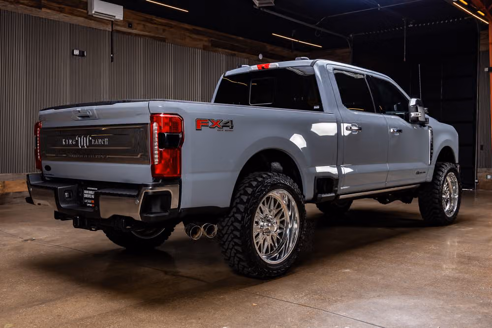 2025 Ford F-250 Super Duty King Ranch Crew Cab Image 10