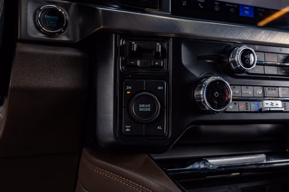 2025 Ford F-250 Super Duty King Ranch Crew Cab Image 24