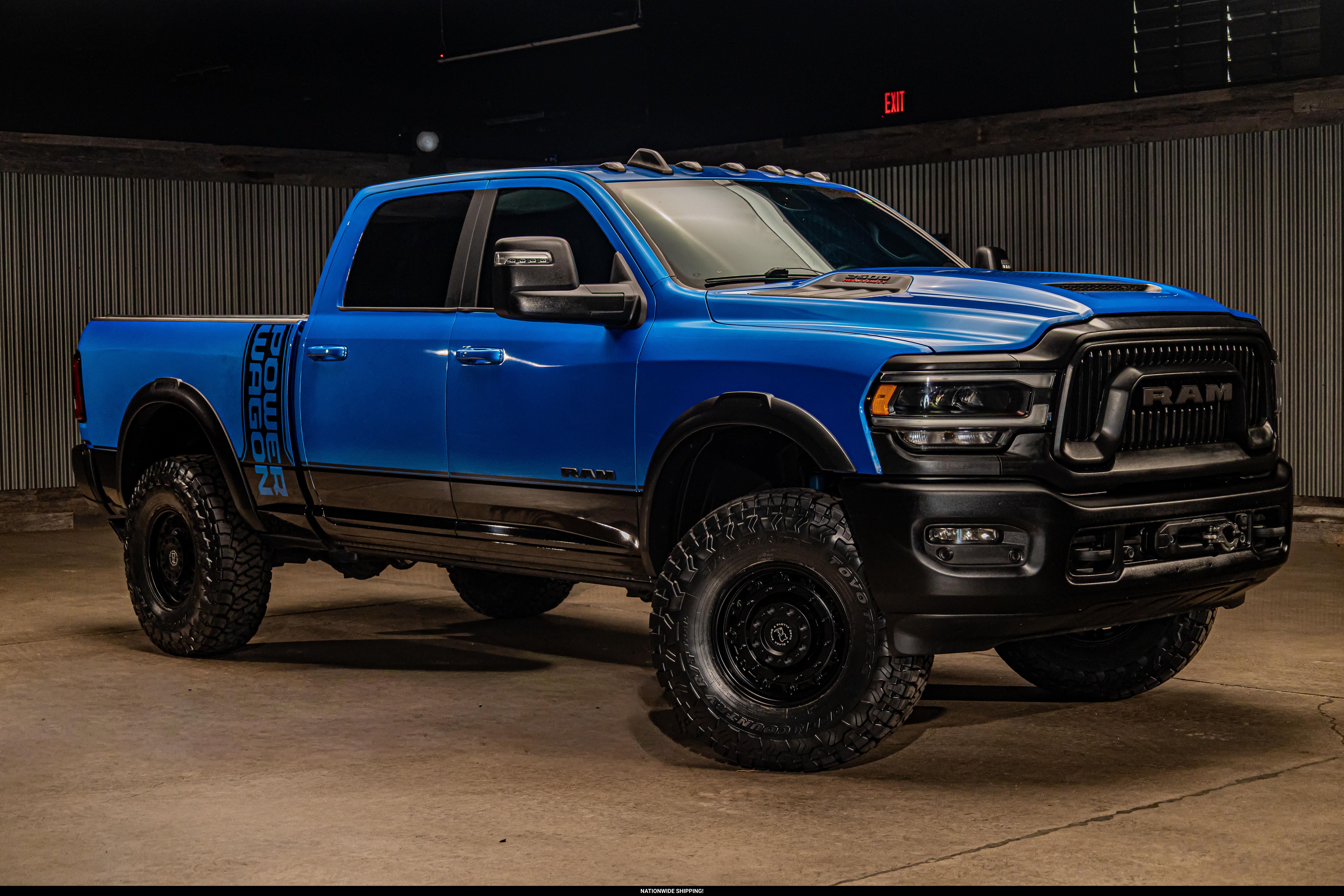 2024 RAM 2500 Azul (Hydro Blue Pearl Coat/Diamond Black Crystal Pearl ) Camioneta Todo terreno Automática
