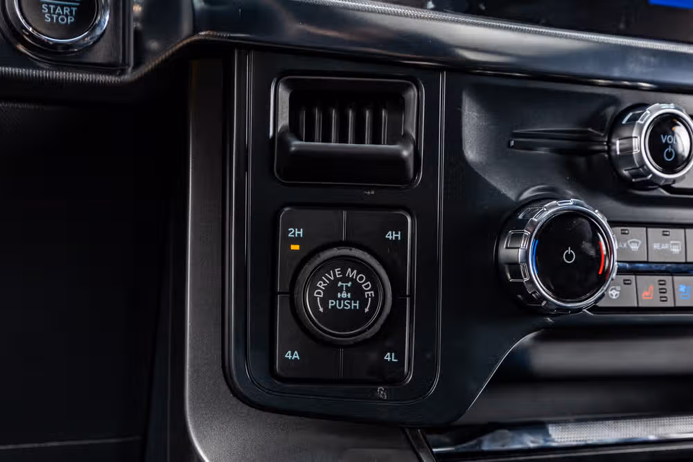 2026 Ford F-150 Lariat SuperCrew Image 24