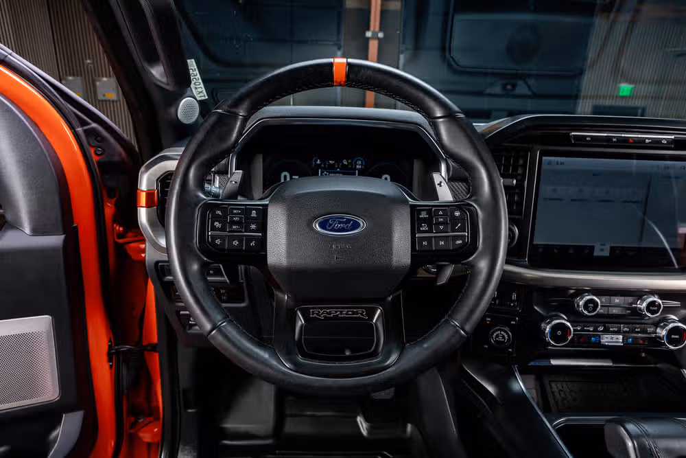 2023 Ford F-150 Raptor SuperCrew Image 18