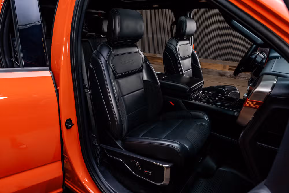 2023 Ford F-150 Raptor SuperCrew Image 32