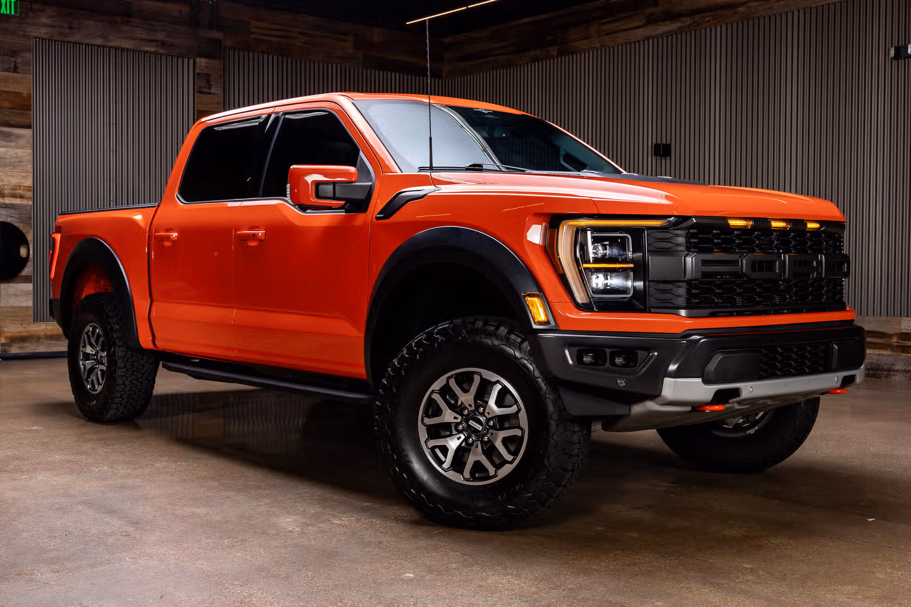 2023 Ford F-150 Raptor SuperCrew Image 1