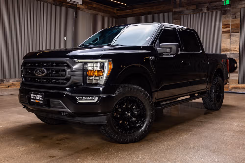 2022 Ford F-150 XLT SuperCrew Image 4