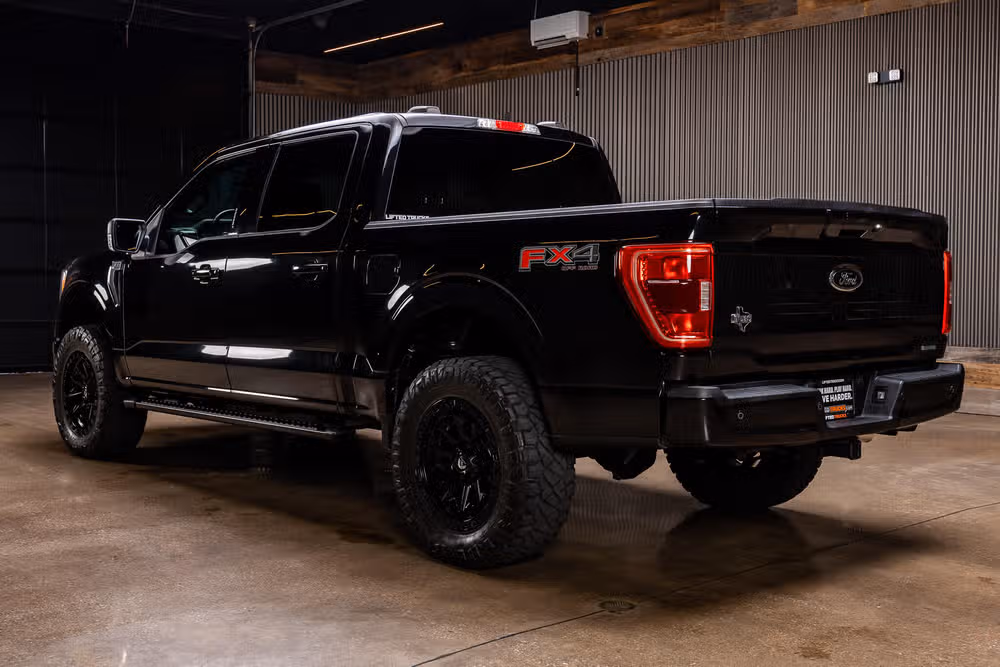2022 Ford F-150 XLT SuperCrew Image 6