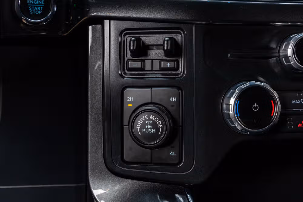 2022 Ford F-150 XLT SuperCrew Image 23