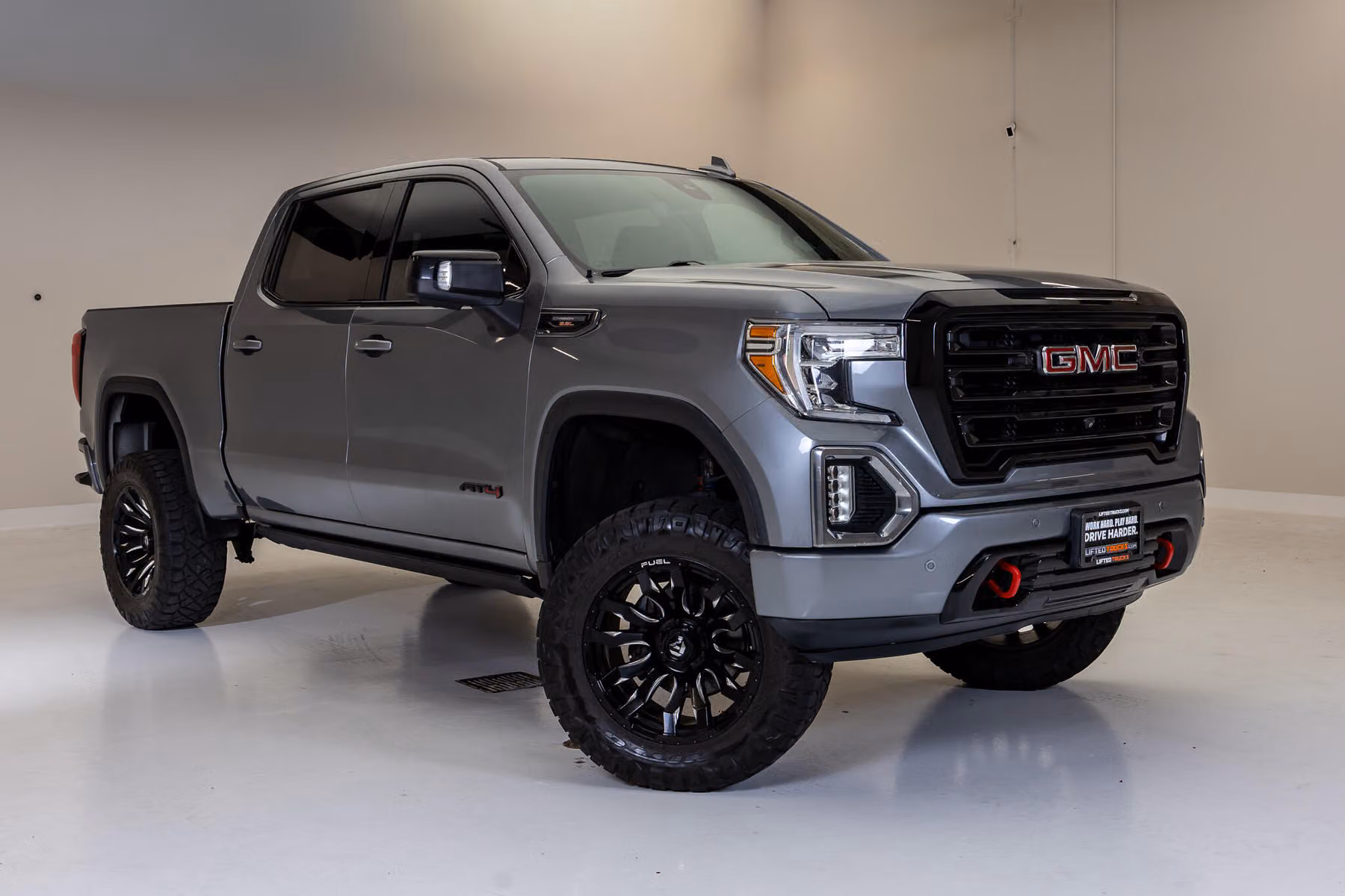 2020 GMC Sierra 1500 AT4 Crew Cab Image 1