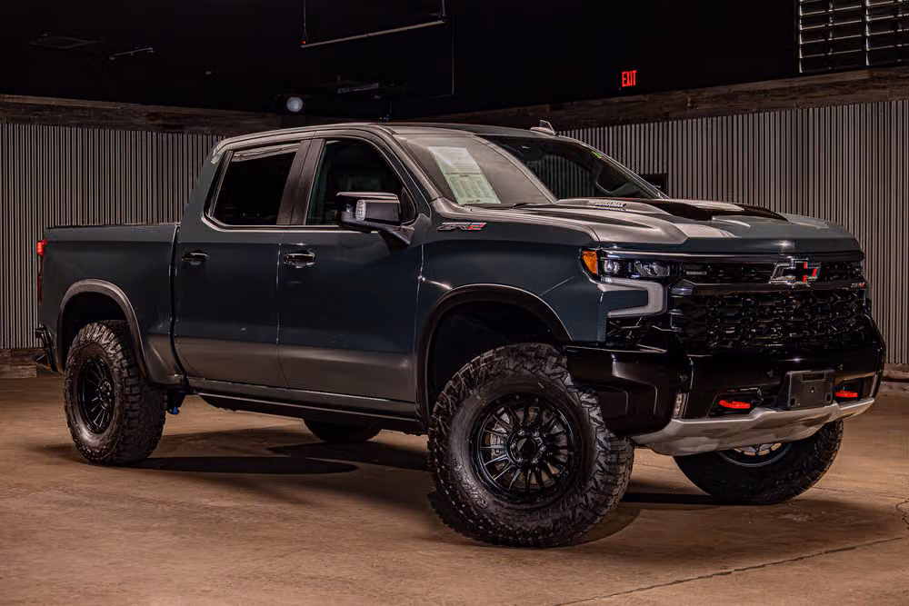 T33358 - 2025 Chevrolet Silverado 1500 ZR2 Crew Cab