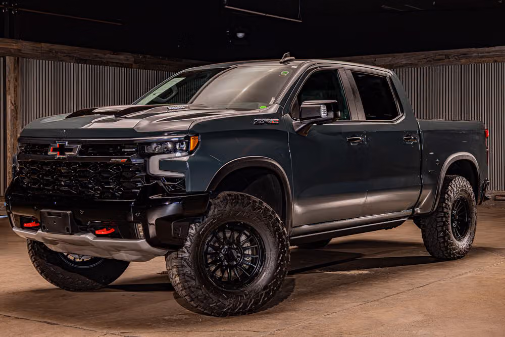 2025 Chevrolet Silverado 1500 ZR2 Crew Cab Image 4
