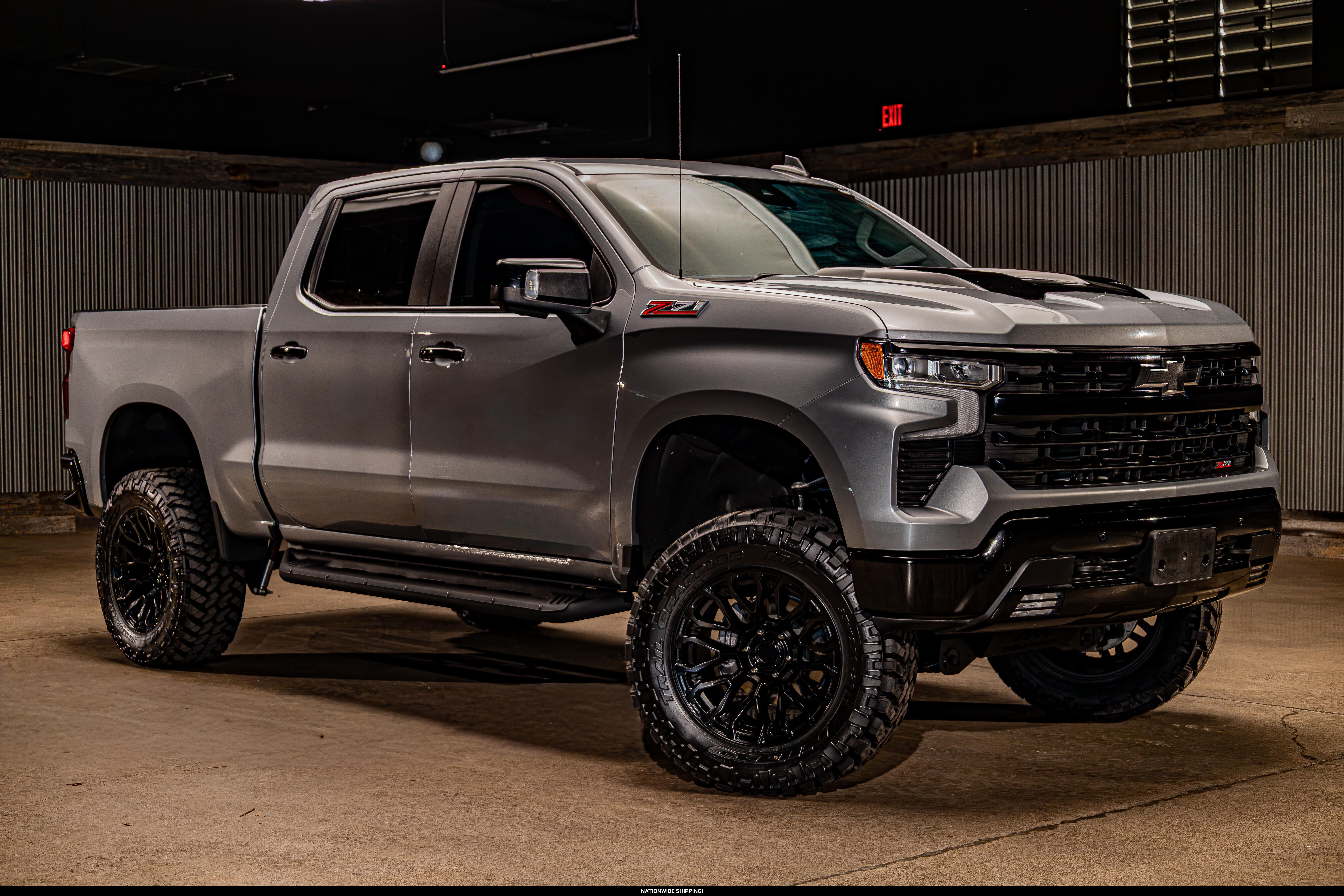 Sterling Gray Metallic 2025 Chevrolet Silverado 1500 Pickup Truck Four-Wheel Drive Automatic