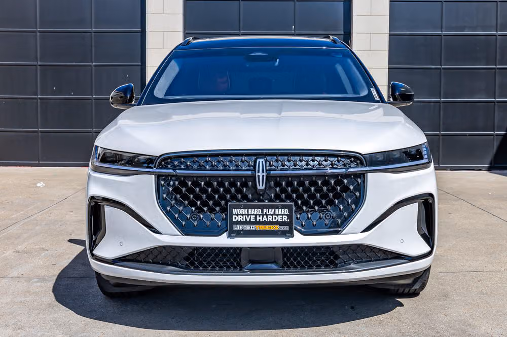 2024 Lincoln Nautilus Hybrid Black Label Image 3
