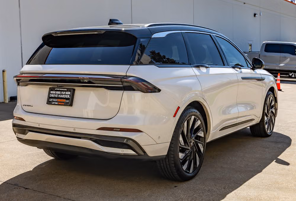 2024 Lincoln Nautilus Hybrid Black Label Image 9