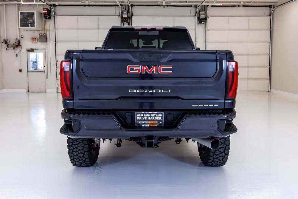 2024 GMC Sierra 2500HD Denali Crew Cab Image 8