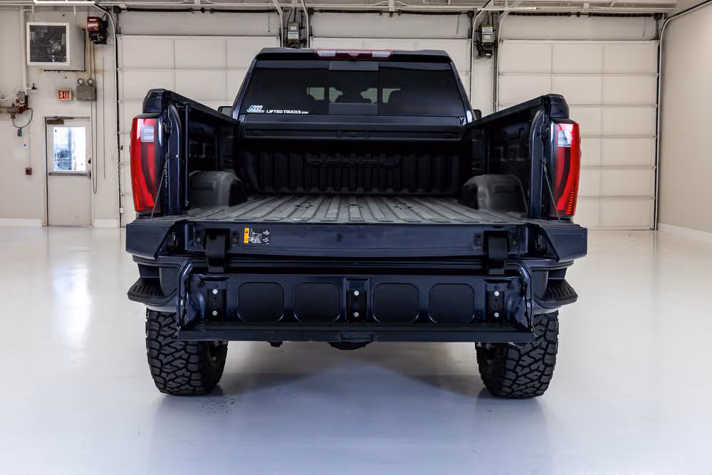 2024 GMC Sierra 2500HD Denali Crew Cab Image 9