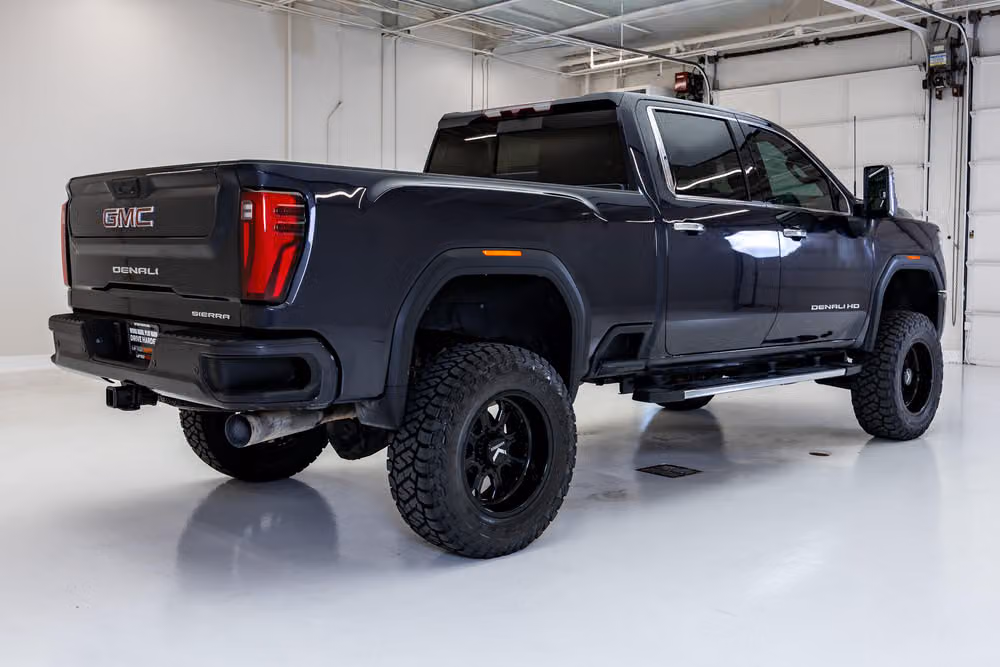 2024 GMC Sierra 2500HD Denali Crew Cab Image 10