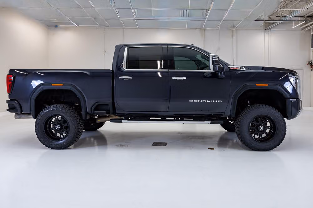 2024 GMC Sierra 2500HD Denali Crew Cab Image 11