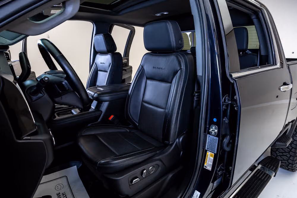 2024 GMC Sierra 2500HD Denali Crew Cab Image 30